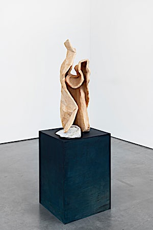 Rina Charlott Lindgren, Under fjellet, 2021, 140 x 44x41 cm